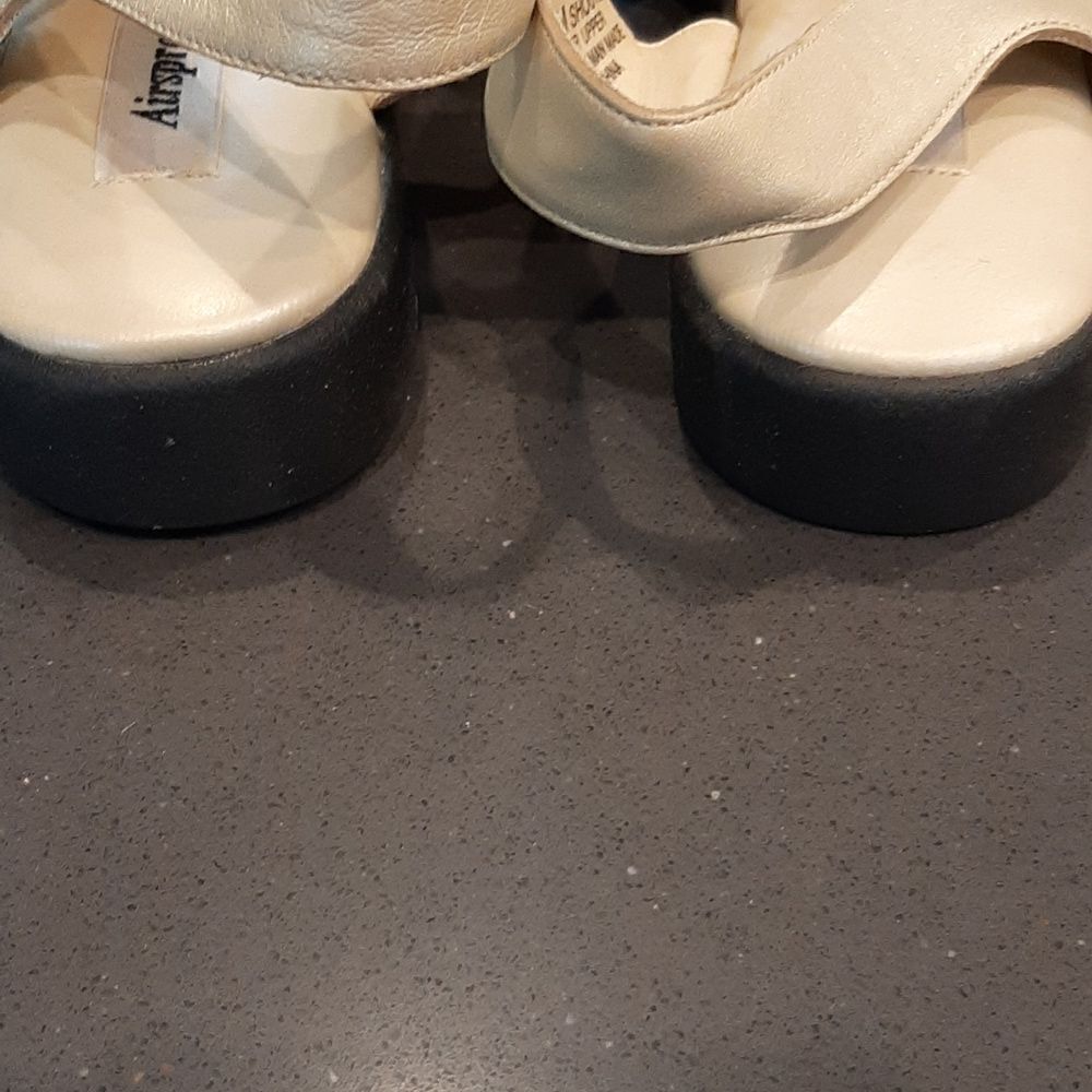 Airspree Shout 2 Cream Leather Sandals - Picture 5 of 8